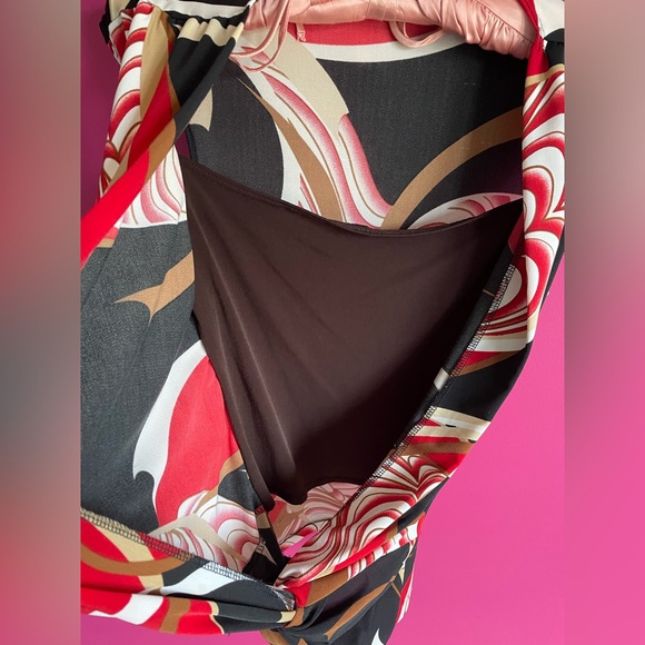 ➰Abstract Festive Top➰ - Picture 3 of 6